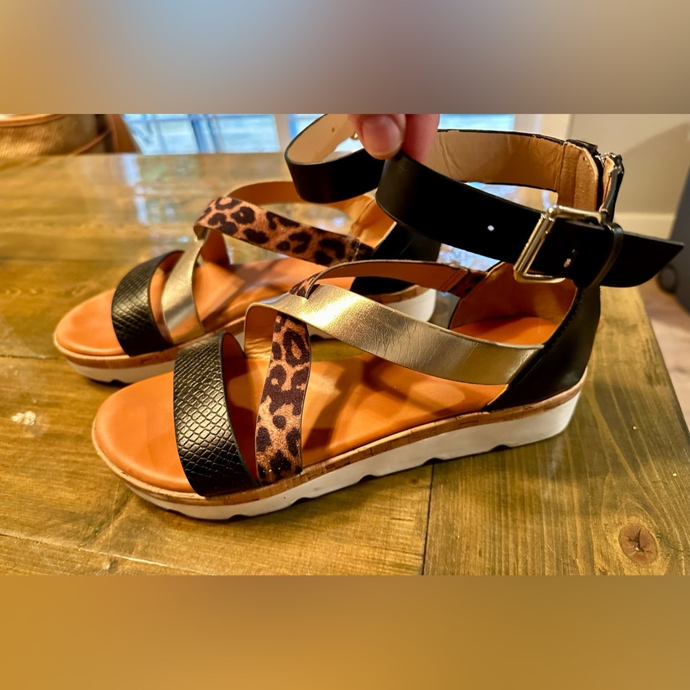 Cute women’s sandals